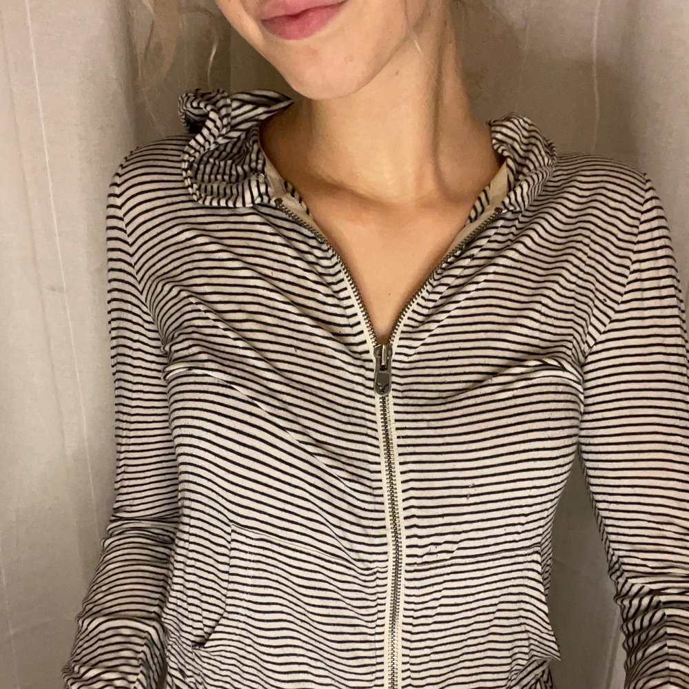 American Eagle striped hoodie. Size small Navy and white. Lightweight super soft